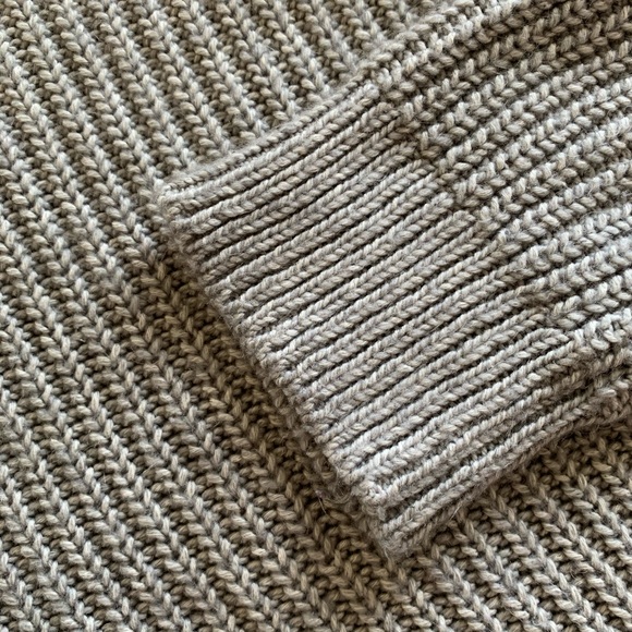 The Children’s Place Gray Knit Sweater - Picture 5 of 6